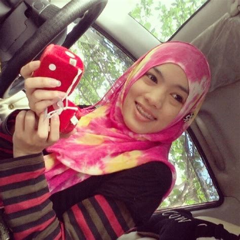 Cara Pakai Hijab Jilbab Cara Memakai Jilbab Praktis Dalam Mobil