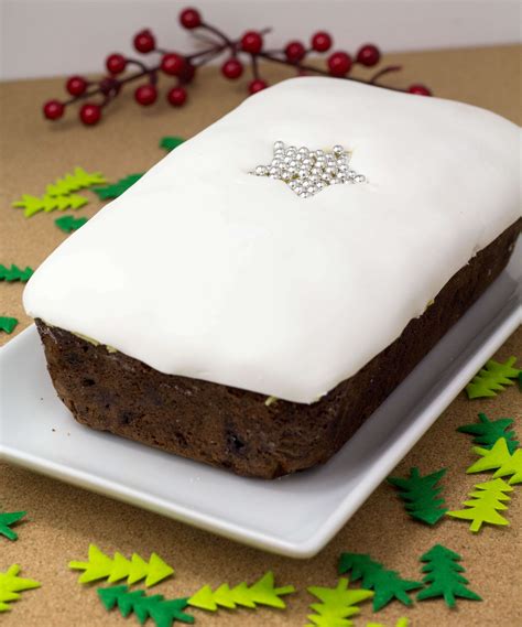 This fruitcake loaf cake is a recipe for those who do not want to make a huge fruitcake for the i grew up in a large family of 8 people with a throng of relatives who regularly visited during the christmas. Christmas Loaf Cake Uk - Last Minute Christmas Loaf Cake Recipe Bbc Good Food / Because of the ...