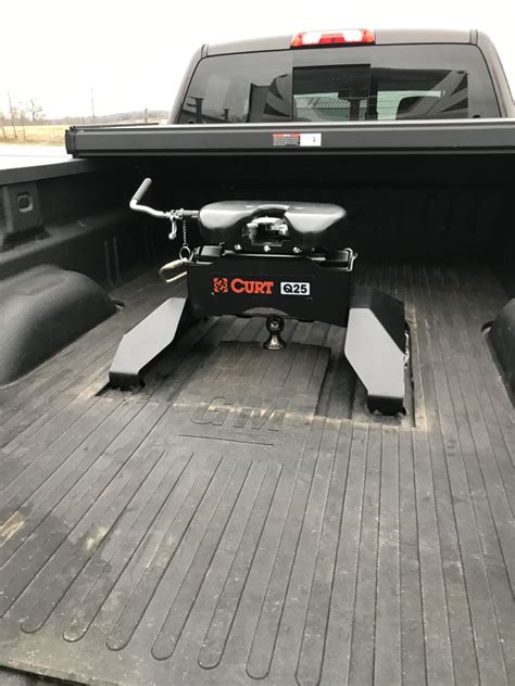 Curt Q25 5th Wheel Trailer Hitch For Chevygmc Towing Prep Package