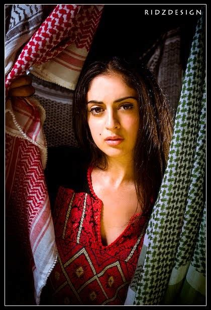 Shadia was born on february 8, 1929 in cairo, egypt as fatima shadia also starred in three adaptations of egyptian nobel laureate naguib mahfouz's literary works. Shadia Mansour is on My Hot List ~ Hot Arabic Music