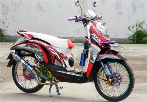Modifikasi simpel all new honda scoopy 2018. Gambar modifikasi scoopy airbrush thailook velg jari jari ...