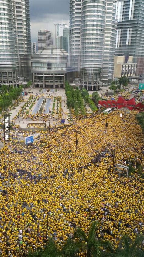 Hundreds Of Thousands Rally Against Corruption In Malaysia 9gag