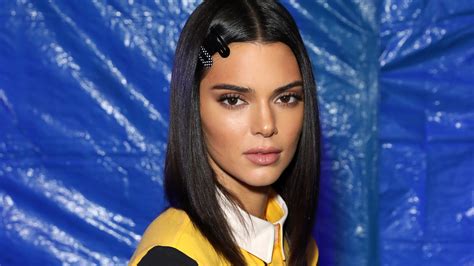 Kendall Jenner Poses Nude For Photoshoot
