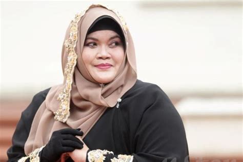 Di pagi hari raya hati sayu mengenang dirimu mudahnya kau menggantikan diriku Lirik Lagu : Pulanglah Aishah - Aerill.com™ | Lifestyle