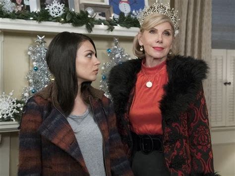 A Bad Moms Christmas Is Big On Schmaltz Short On Fruitcakes Review