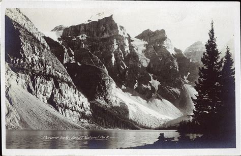 Postcard 8947 Gowen Sutton Co Ltd Moraine Lake Banff National Park