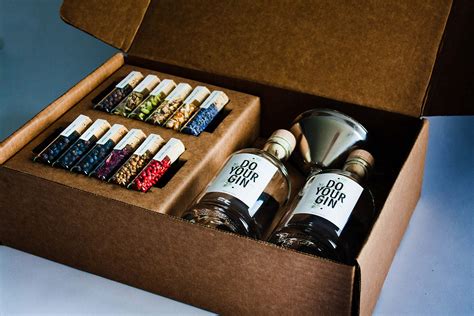 An ideal gift for that spirit lover in your life, or shared experience for you and a friend. DO YOUR GIN | DIY Gin Making Kit - Original Gift Set | As ...