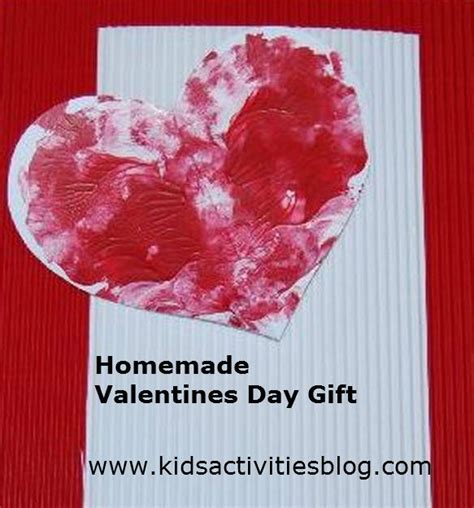 Homemade valentines gifts can be easily crafted just with locally available materials to save money. Homemade Valentines Day Gift {from Kids}