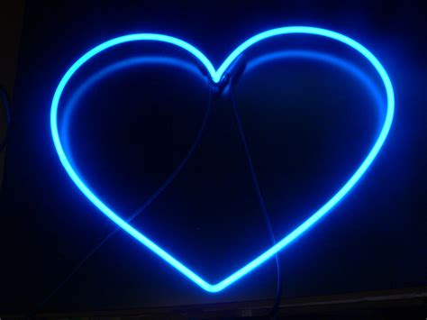Neon Heart Wallpaper 1024x768 57595