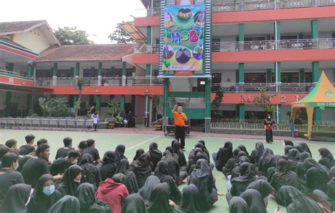 Man Kota Malang Adakan Simulasi Bencana Gempa Bumi Dan Kebakaran