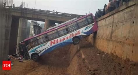 2 Killed 40 Injured As Tourist Bus Falls Off Bridge In Odishas