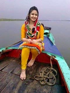 Kashmiri Masti Kashmiri Beauty