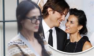Demi Moore Files For Divorce From Ashton Kutcher After 6 Years Of Marriage Daily Mail Online