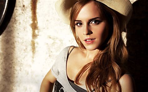 Emma Watson Wallpapers Top Free Emma Watson Backgrounds Wallpaperaccess