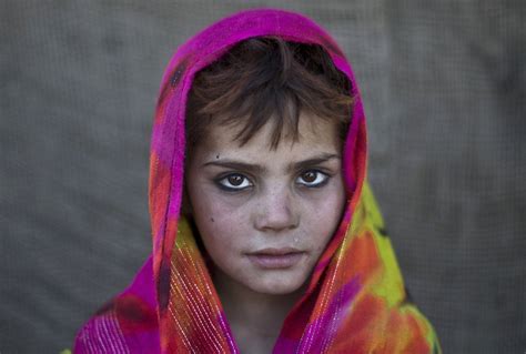 7 Year Old Afghan Refugee Girl She Lives In A Slum In Pakistan Now