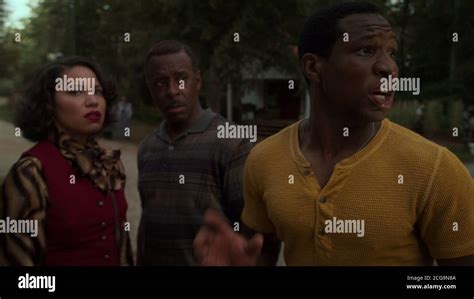 Los Angeles Ca Usa Jonathan Majors Jurnee Smollett And Courtney B Vance In A Scene In The