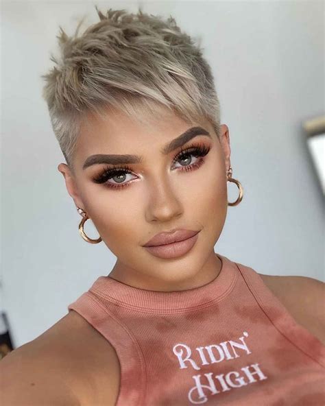 21 Types Of Choppy Pixie Cuts Women Are Asking For This Year Choppy Pixie Cut Short Hair Pixie