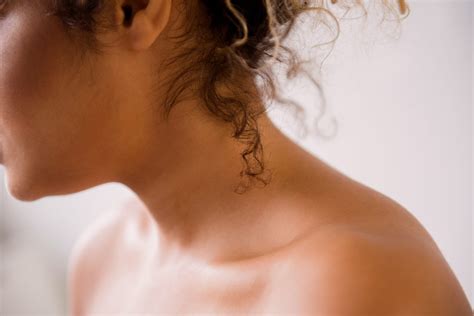 How To Get Rid Of Neck Lines According To Dermatologists