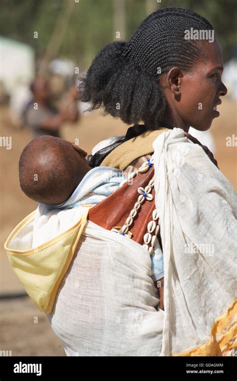 Ethiopian Mother With Baby Axum Tigray Ethiopia Stock Photo Alamy