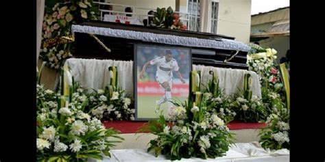 Explore tweets of ekeng @ekengbro on twitter. Découvrez des photos des funérailles de Patrick Ekeng ...