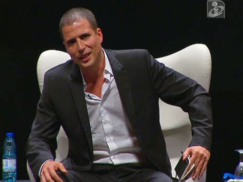 Uma das poucas pessoas de quem se pode dizer, com propriedade, que dispensa apresentações. Ricardo Araújo Pereira vence Grande Prémio da Crónica | TVI24