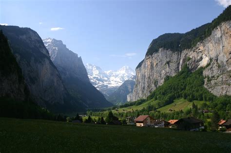 Trip Guide Lauterbrunnen Valley Switzerland