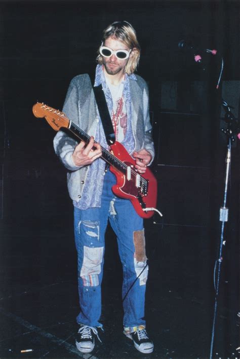 Kurt Cobain In 2020 With Images Kurt Cobain Style Kurt Cobain