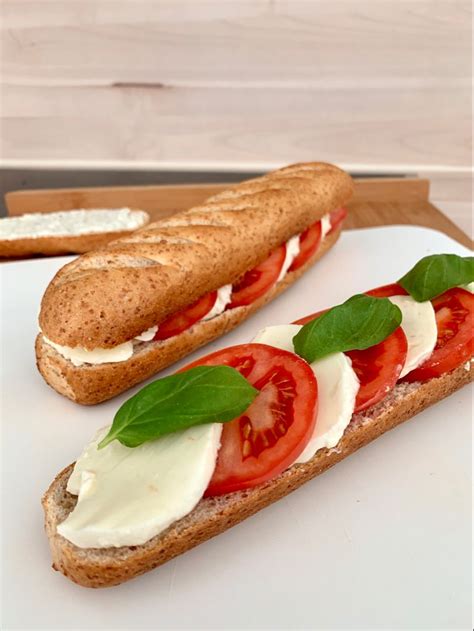 Tomate Mozzarella Sandwich Im Baguette Optiwelt Rezept Rezepte