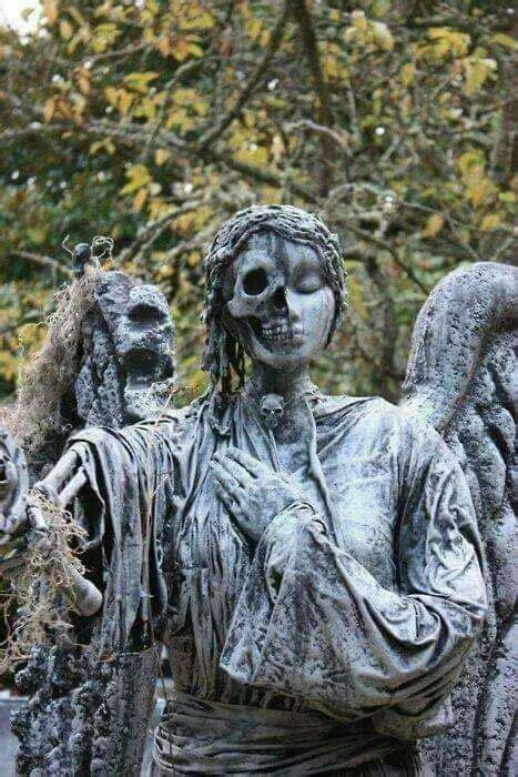 Pin By Solanyi Esteban On Sculpture Cemetery Statues Weeping Angel