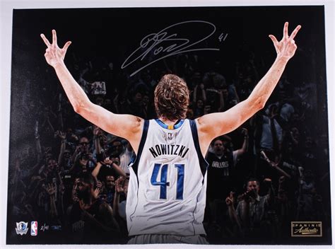 Auch dirk nowitzki bezieht position: Dirk Nowitzki Signed LE Mavericks "Three" 24x32 Stretched ...
