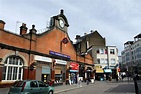 File:Hammersmith tube station (Hammersmith & City Line) in London ...