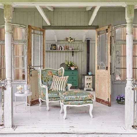 18 Magnificent Shabby Chic Porch Designs That Are Too Cute