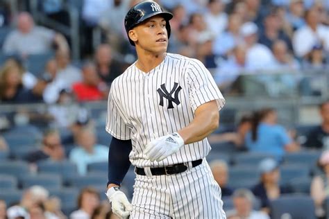 Yankees injury update: Aaron Judge spotted without wrist brace 