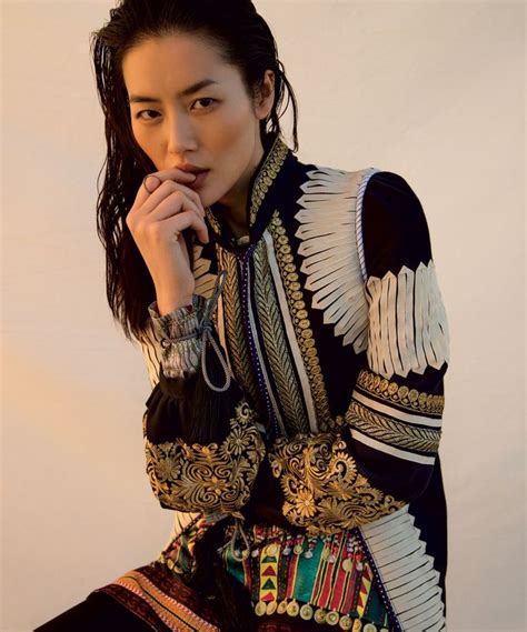 How Models Like Ashley Graham Gigi Hadid And Liu Wen Are Democratizing Fashion Asian Model