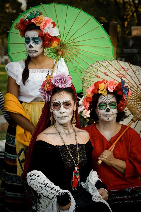 authentic day of the dead costumes