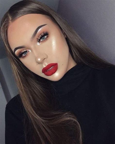 Natural Smokey Eyes With Red Lips Smokeyeyes Redlipstick Glam Makeup Red Makeup Cute Makeup