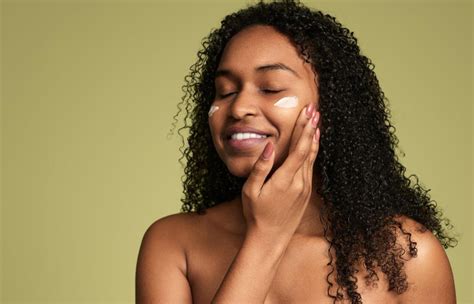 Heres How To Layer Skin Care Products According To An Expert