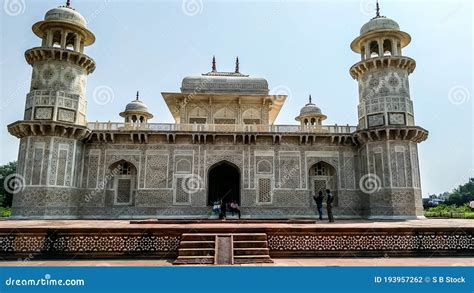 Taj Mahal Tomb Mausoleum A White Marble Of Mughal Emperor Shah Jahan