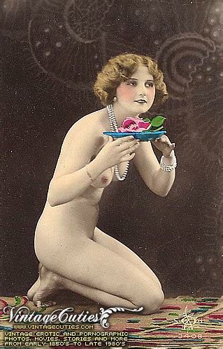 Vintage Photos Of All Nude Ladies In 1930s Posing So