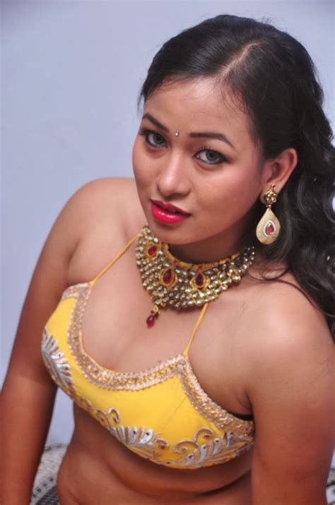 Item Girl Sneha Hot Navel And Cleavage Show Stills Hot Blog Photos