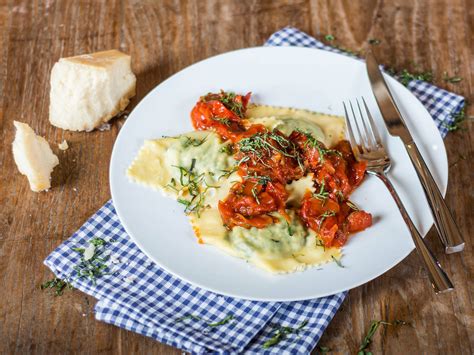 Spinach And Ricotta Ravioli Recipe Kitchen Stories