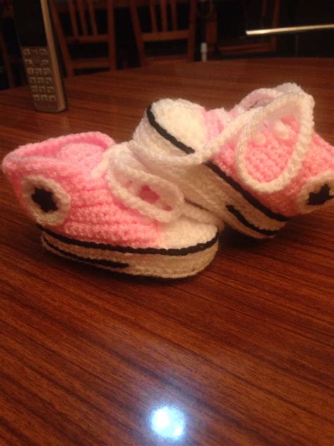 mis primeras zapatillas para valentina que esta a punto de nacer espero que le gusten slippers