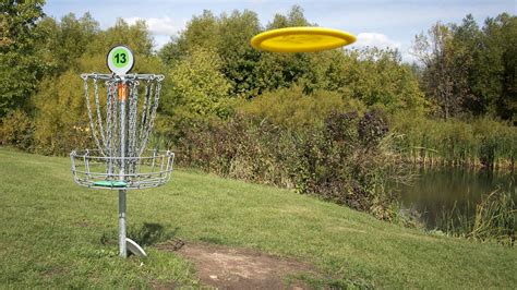 Le Disc Golf Un Sport Original Qui Mélange Golf Et Frisbee