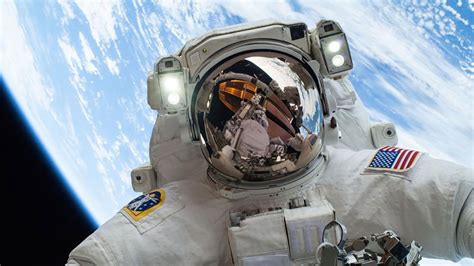 Los Mejores Selfies De Astronautas Caminando En El Espacio Exterior