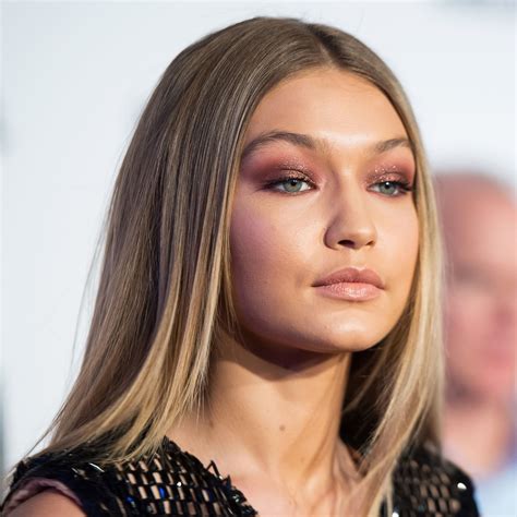 Get Gigi Hadids Burgundy Eye Makeup Look For Under 15 Glamour