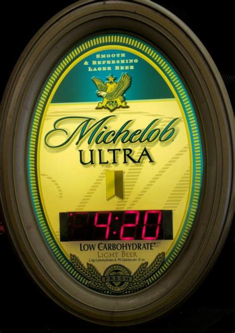 Michelob Ultra Oval Light Up Bar Sign Clock Light Beer Works 2003