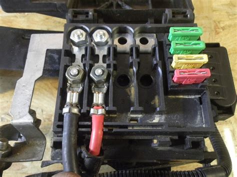 The main fuse carrier is located on battery cover. Vw Polo Fuse Box - Complete Wiring Schemas