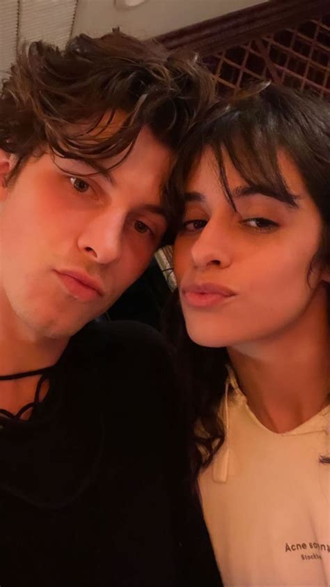 shawn and camila selfie couples mignons couple