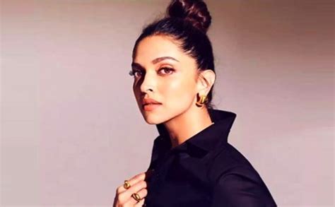 Deepika Padukone Deletes All Her Posts From Instagram Facebook