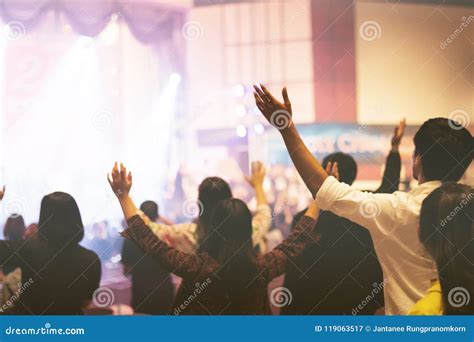 Christian Worship Music Locedadult